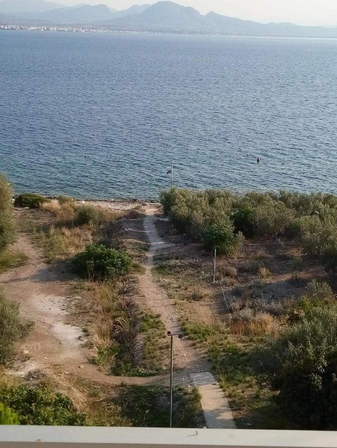 Atlas Apartment With Private Beach And Seaview Loutráki Esterno foto