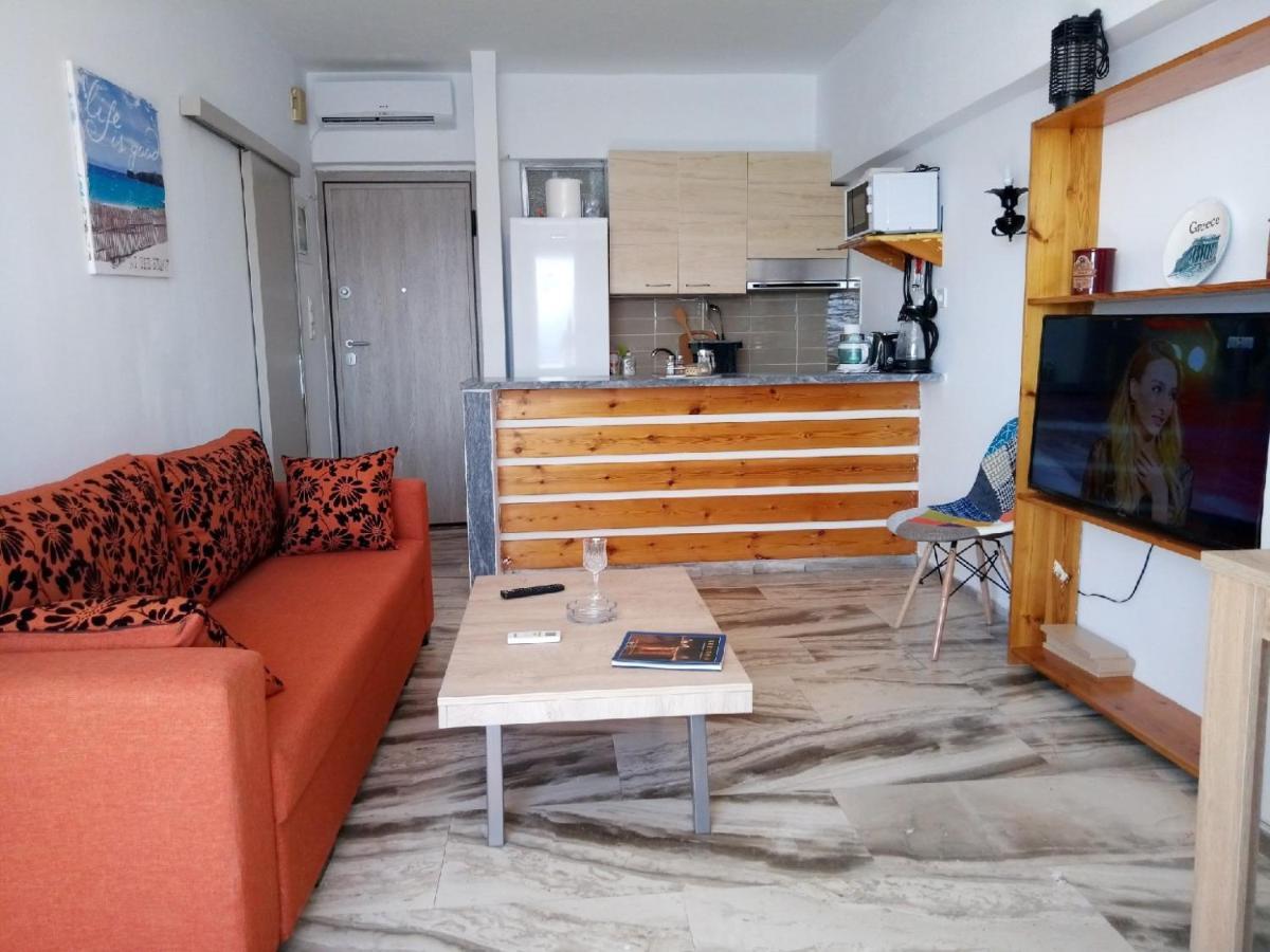 Atlas Apartment With Private Beach And Seaview Loutráki Esterno foto