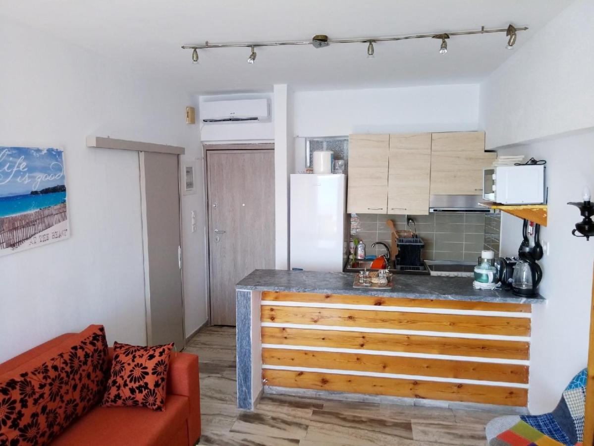 Atlas Apartment With Private Beach And Seaview Loutráki Esterno foto