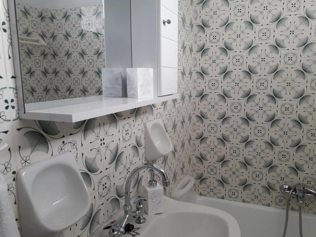 Atlas Apartment With Private Beach And Seaview Loutráki Esterno foto
