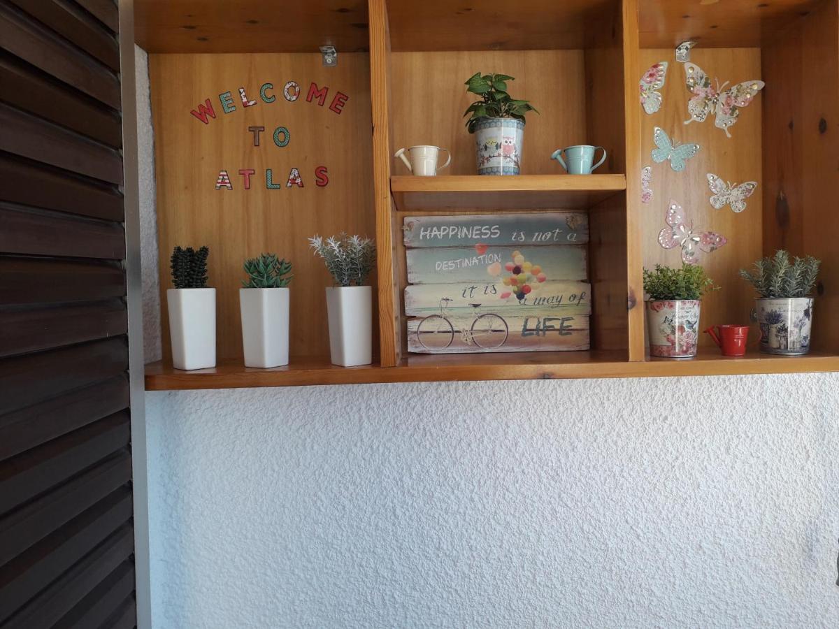 Atlas Apartment With Private Beach And Seaview Loutráki Esterno foto