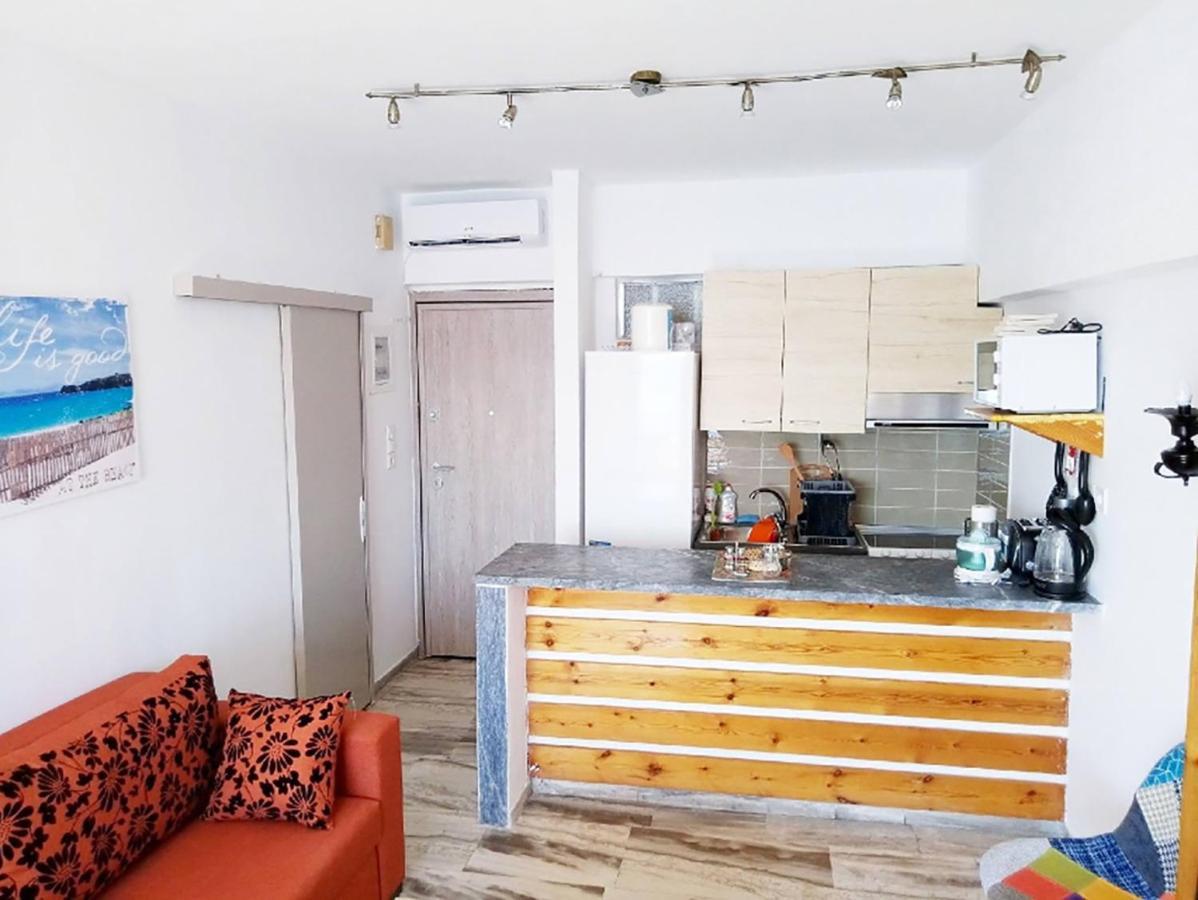 Atlas Apartment With Private Beach And Seaview Loutráki Esterno foto